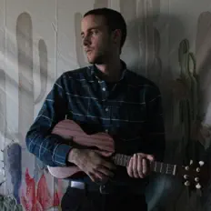 Ascolta Sturgi, guarda video musicali, leggi la biografia, vedi le date del tour & altro!