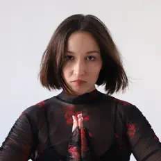 Solanke을(를) 듣고, 뮤직 비디오를 보고, 약력을 읽고, 투어 일정 등을 확인하세요!