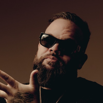 Escucha a Briggs, mira videos musicales, lee su biografía, consulta las fechas de las gira y más.