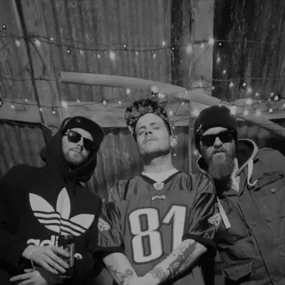 Listen to Mygla, watch music videos, read bio, see tour dates & more!