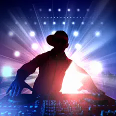 聆聽 Track Maker R、觀看音樂影片、閱讀小傳、查看巡演日期等！