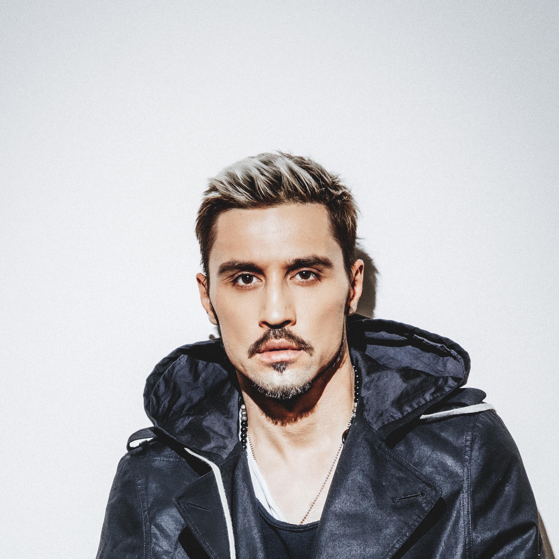 Жолдасымен көлікте нағыз кездейсоқ секс