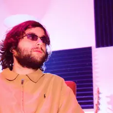 收听 RealLiveAnimals、观看音乐视频、阅读小传、查看巡演日期等 ！