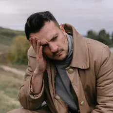 Poslechněte si interpreta Ernesto Zatknites, sledujte hudební videa, přečtěte si životopis, podívejte se na data turné a další informace.