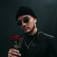 Escucha a Bandido, mira vídeos musicales, lee la biografía, consulta fechas de giras y mucho más.