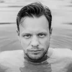 Vonckenを聴いたり、ミュージックビデオを鑑賞したり、経歴やツアー日程などを確認したりしましょう！