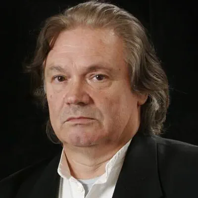 Ouve Konstantin Pluzhnikov, vê vídeos de música, lê a biografia, vê as datas da digressão e muito mais!