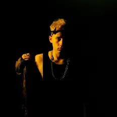 Ascolta тринадцать карат, guarda video musicali, leggi la biografia, vedi le date del tour & altro!