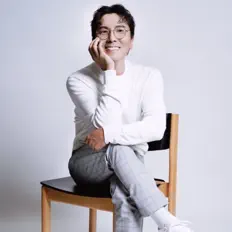 聆聽 郭蘅祈、觀看音樂影片、閱讀小傳、查看巡演日期等！