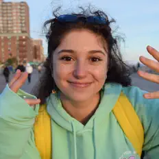 聆聽 Monica Riskey、觀看音樂影片、閱讀小傳、查看巡演日期等！