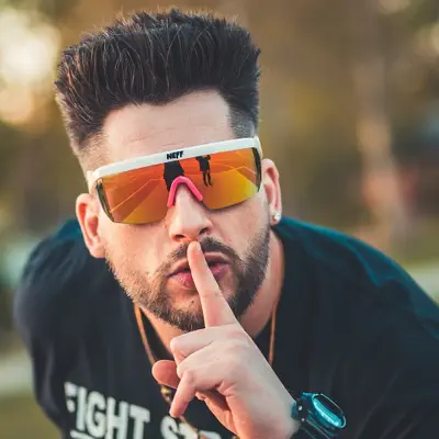 Listen to Mikee Mykanic, watch music videos, read bio, see tour dates & more!