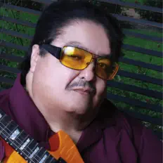Dengarkan Jimmy Gonzalez y Grupo Mazz, tonton video musik, baca bio, lihat tanggal tur & lainnya!