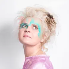 收听 Beata Hlavenková、观看音乐视频、阅读小传、查看巡演日期等 ！