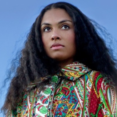 Amel Larrieux