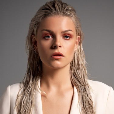 DAVINA MICHELLE - Lyrics, Playlists & Videos | Shazam