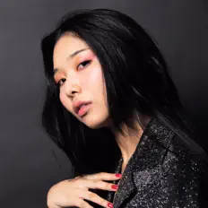 收听 NAYUTAH、观看音乐视频、阅读小传、查看巡演日期等 ！