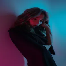 Dengarkan Lee hye, tonton video musik, baca bio, lihat tanggal tur & lainnya!
