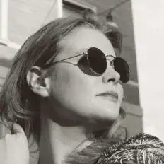 Hör dir Verano an, schau dir Musikvideos an, lies die Biografie, finde Tourdaten und mehr!