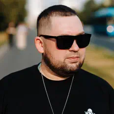 Poslechněte si interpreta Илья Орда, sledujte hudební videa, přečtěte si životopis, podívejte se na data turné a další informace.