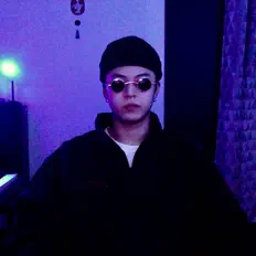 Chillin Chillin Childを聴いたり、ミュージックビデオを鑑賞したり、経歴やツアー日程などを確認したりしましょう！