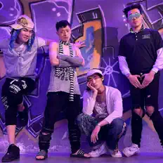 收听 SUPER IDOLzx、观看音乐视频、阅读小传、查看巡演日期等 ！