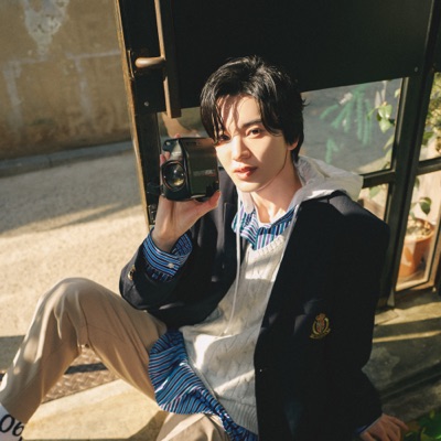 Listen to Lee Sung Jong, watch music videos, read bio, see tour dates & more!
