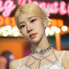 시아지우을(를) 듣고, 뮤직 비디오를 보고, 약력을 읽고, 투어 일정 등을 확인하세요!