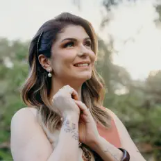 Simone Paulino을(를) 듣고, 뮤직 비디오를 보고, 약력을 읽고, 투어 일정 등을 확인하세요!