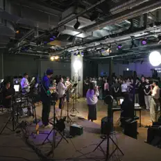 Dengarkan NEWCLAY, tonton video musik, baca bio, lihat tanggal tur & lainnya!