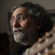 Escucha a Luiz Tatit, mira videos musicales, lee su biografía, consulta las fechas de las gira y más.