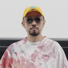 收听 MC HOTDOG、观看音乐视频、阅读小传、查看巡演日期等 ！