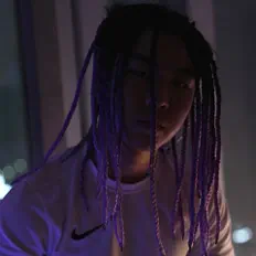 Foolishを聴いたり、ミュージックビデオを鑑賞したり、経歴やツアー日程などを確認したりしましょう！