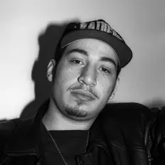 聆聽 Kid Capri、觀看音樂影片、閱讀小傳、查看巡演日期等！