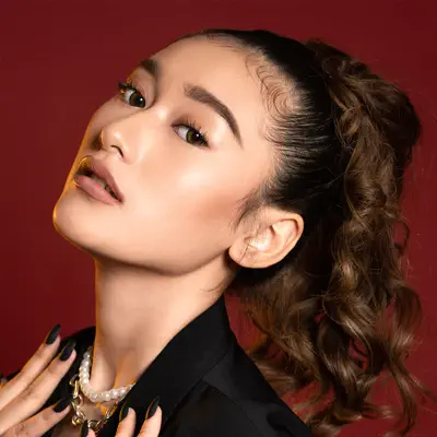 Listen to Amanda Caesa, watch music videos, read bio, see tour dates & more!
