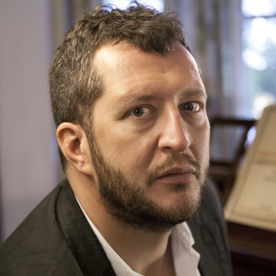 Ascolta Thomas Adès, guarda video musicali, leggi la biografia, vedi le date del tour & altro!