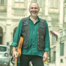 Fernando Kabusackiを聴いたり、ミュージックビデオを鑑賞したり、経歴やツアー日程などを確認したりしましょう！