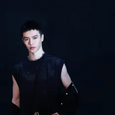 收听 Krystian Wang、观看音乐视频、阅读小传、查看巡演日期等 ！