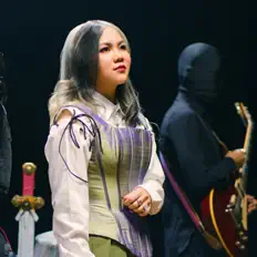 Dengarkan Caessaria, tonton video musik, baca bio, lihat tanggal tur & lainnya!