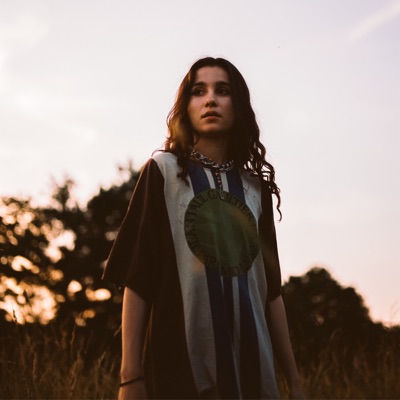 Listen to Nina Versyp, watch music videos, read bio, see tour dates & more!