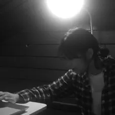 이은송을(를) 듣고, 뮤직 비디오를 보고, 약력을 읽고, 투어 일정 등을 확인하세요!