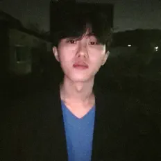 Dengarkan Velloon, tonton video musik, baca bio, lihat tanggal tur & lainnya!