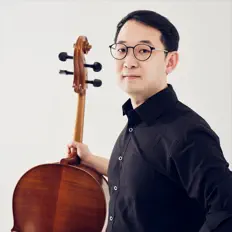 Hello Celloを聴いたり、ミュージックビデオを鑑賞したり、経歴やツアー日程などを確認したりしましょう！