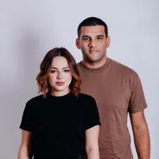 Dengarkan Nós em Um, tonton video musik, baca bio, lihat tanggal tur & lainnya!