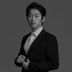 Yong Leeを聴いたり、ミュージックビデオを鑑賞したり、経歴やツアー日程などを確認したりしましょう！