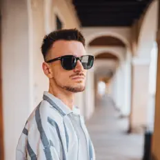 Listen to Yvvan Back, watch music videos, read bio, see tour dates & more!