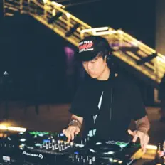 Dengarkan Dayrick, tonton video musik, baca bio, lihat tanggal tur & lainnya!