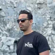 Hör dir Jay Darkside an, schau dir Musikvideos an, lies die Biografie, finde Tourdaten und mehr!