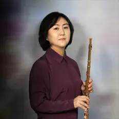 聆聽 Yeonhee Kwak、觀看音樂影片、閱讀小傳、查看巡演日期等！