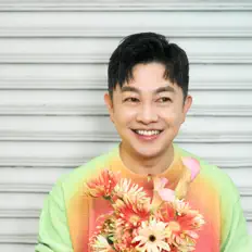 Listen to 李明川, watch music videos, read bio, see tour dates & more!