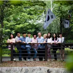 온비앙: песни, клипы, биография, даты выступлений и многое другое.